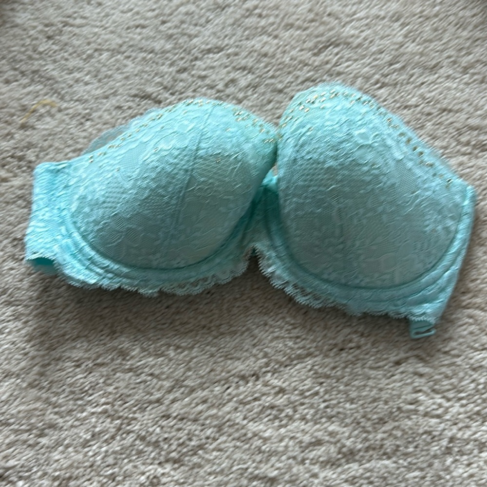 NWOT Victoria’s Secret Strapless Dream Angel Demi Bra Sz: 34D TO BE DONATED 5/26